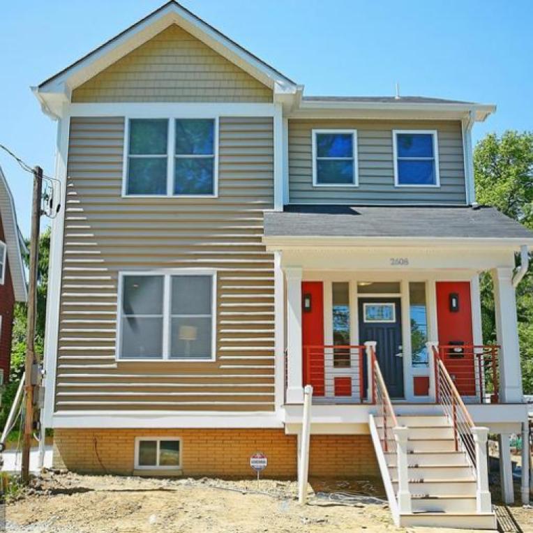 2608 Myrtle Ave NE Sold for $695,000 August 11, 2015